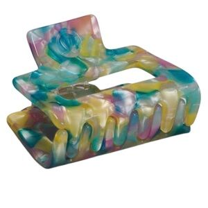 Lululemon Medium Claw Hair Clip
Sonic Pink /Highlight Yellow/Electric Turquoise